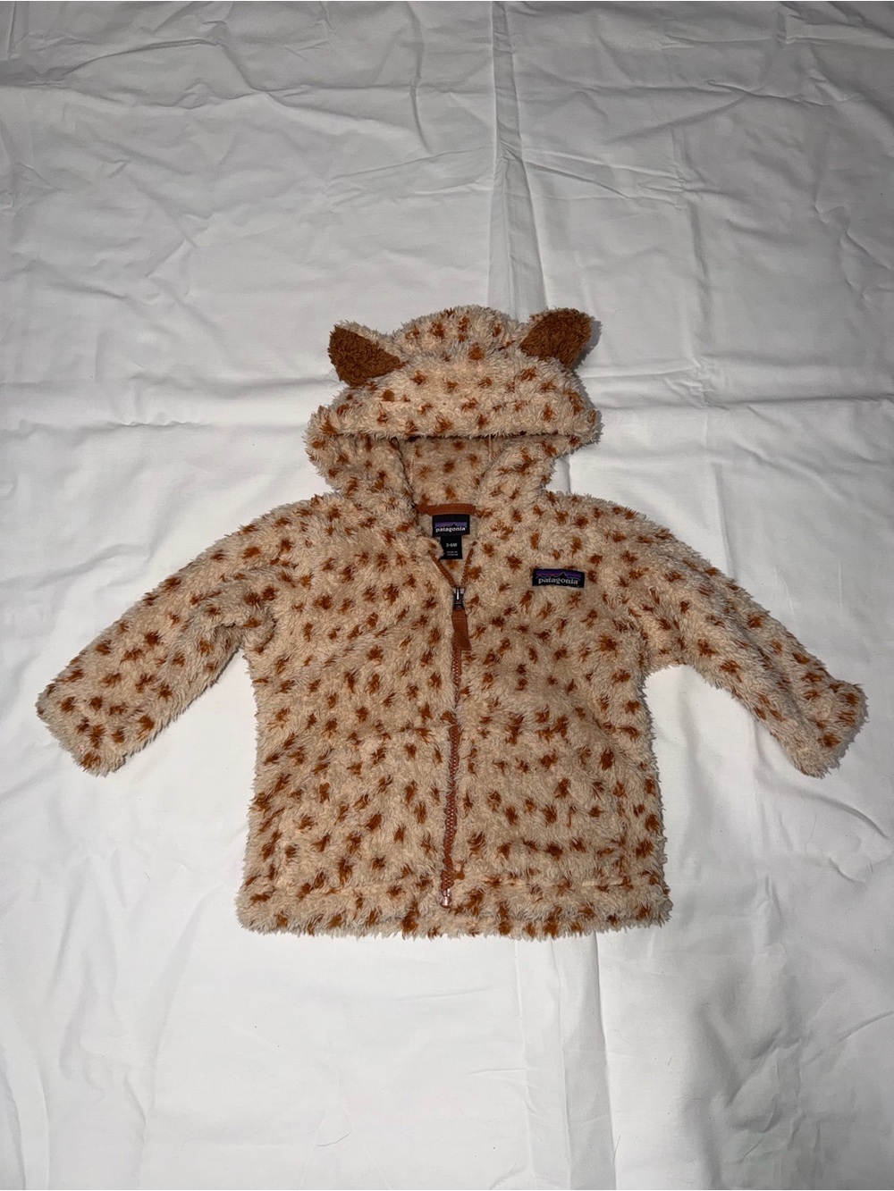 Patagonia fuzzy friends Hoodie Jacket - Beige with Brown Spots size 3-6 months